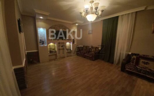 4 Room House / Villa for Sale in Baku