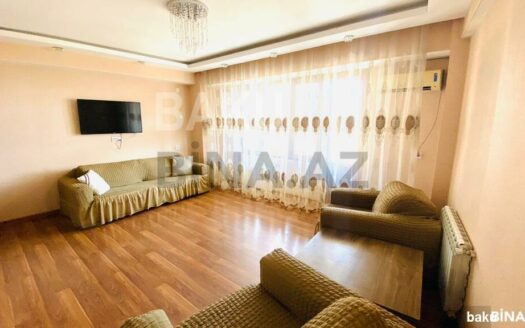 3 Room Old Apartment for Sale in Baku