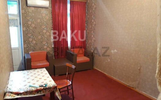 2 Rooms Old Apartment for Sale in Baku