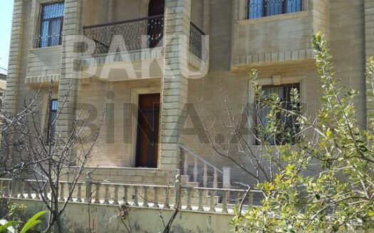 6 Room House / Villa for Sale in Baku