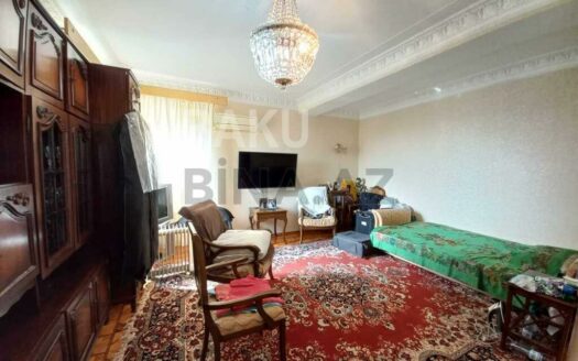 2 Rooms Old Apartment for Sale in Baku