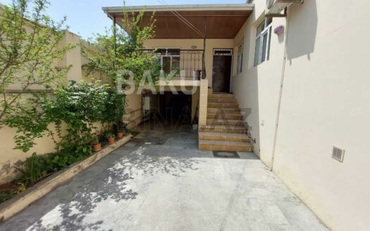 4 Room House / Villa for Sale in Baku