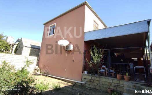 4 Room House / Villa for Sale in Baku