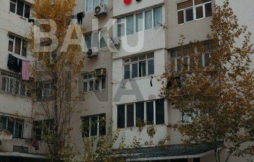 3 Room Old Apartment for Sale in Baku