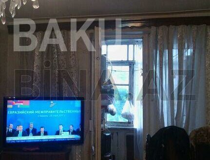 2 Rooms Old Apartment for Sale in Baku