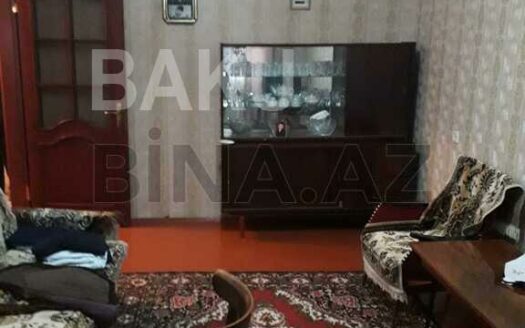 2 Rooms Old Apartment for Sale in Baku