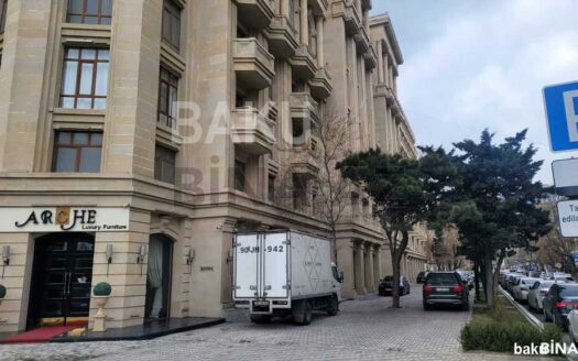 4 Room New Apartment for Sale in Baku