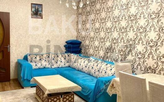 3 Room Old Apartment for Sale in Baku