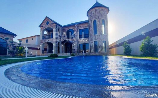 6 Room House / Villa for Sale in Baku