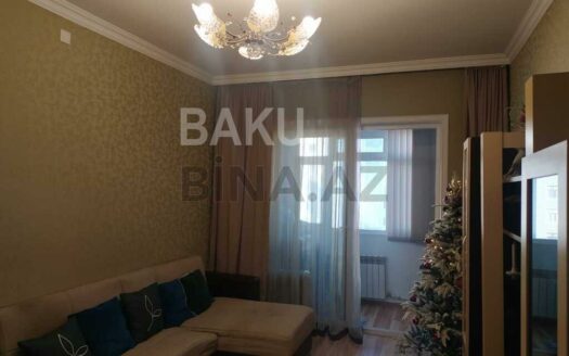 3 Room Old Apartment for Sale in Baku