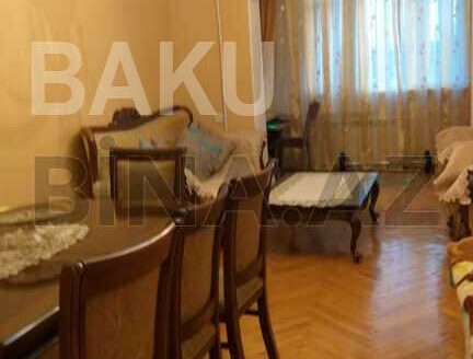 3 Room Old Apartment for Sale in Baku