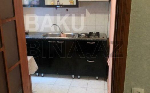 2 Rooms Old Apartment for Sale in Baku