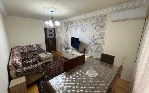 2 Rooms Old Apartment for Sale in Baku