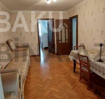 3 Room Old Apartment for Sale in Baku