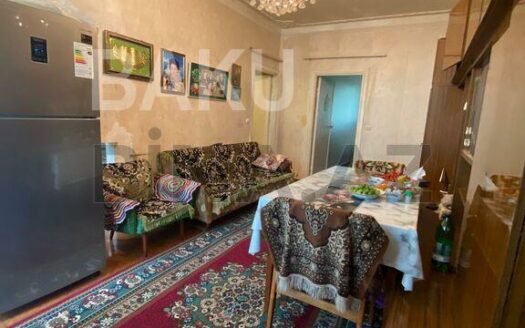 2 Rooms Old Apartment for Sale in Baku