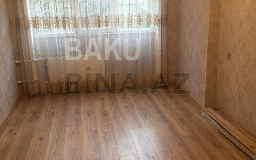 2 Rooms Old Apartment for Sale in Baku