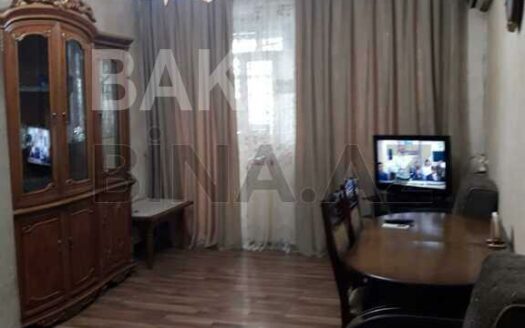 2 Rooms Old Apartment for Sale in Baku