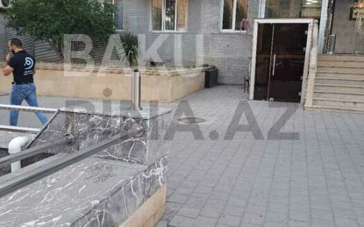 1 Room Old Apartment for Sale in Baku