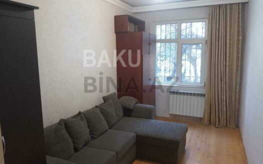 2 Rooms Old Apartment for Sale in Baku