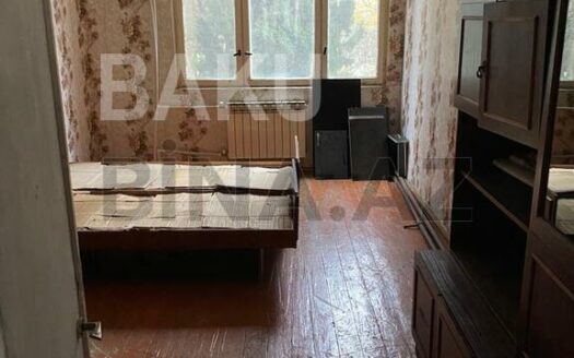 2 Rooms Old Apartment for Sale in Baku