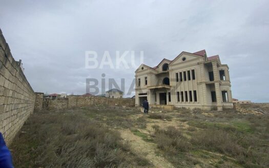 6 Room House / Villa for Sale in Baku