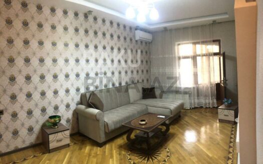 2 Rooms Old Apartment for Sale in Baku