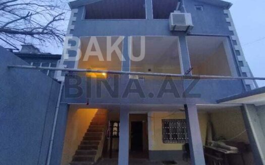 10 Room House / Villa for Sale in Baku