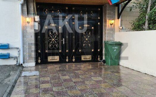 7 Room House / Villa for Sale in Baku