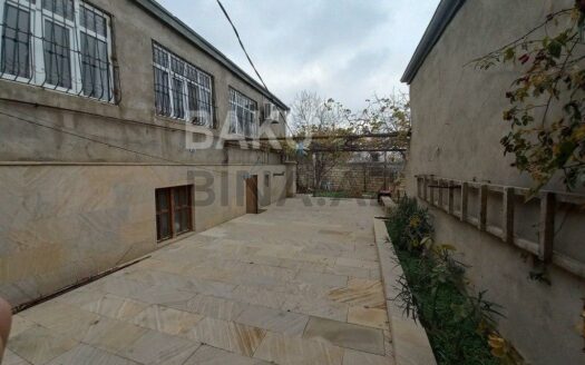 4 Room House / Villa for Sale in Baku