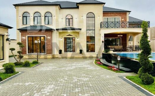 6 Room House / Villa for Sale in Baku