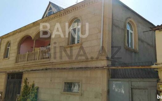 8 Room House / Villa for Sale in Baku