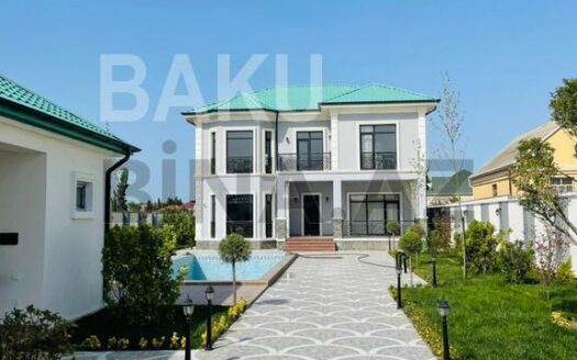 7 Room House / Villa for Sale in Baku