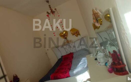 2 Rooms Old Apartment for Sale in Baku