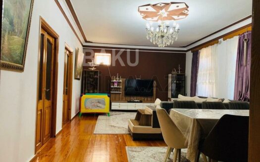 4 Room House / Villa for Sale in Baku