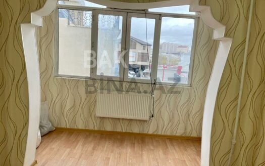 2 Rooms Old Apartment for Sale in Baku