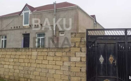 4 Room House / Villa for Sale in Baku