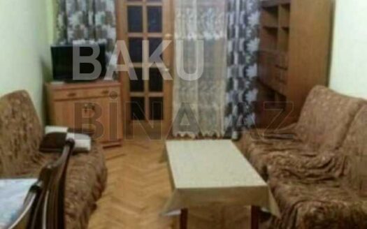 2 Rooms Old Apartment for Sale in Baku