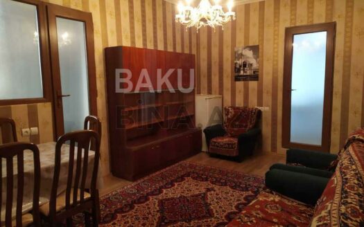 2 Rooms Old Apartment for Sale in Baku