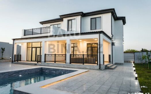 6 Room House / Villa for Sale in Baku