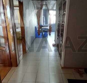 3 Room Old Apartment for Sale in Baku