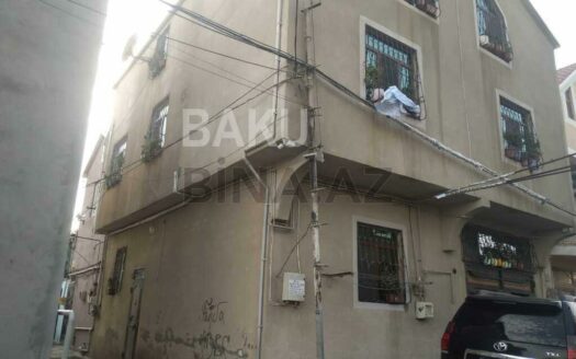 5 Room House / Villa for Sale in Baku