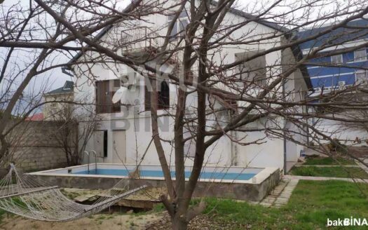 10 Room House / Villa for Sale in Baku