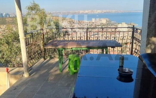 6 Room House / Villa for Sale in Baku