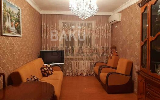 2 Rooms Old Apartment for Sale in Baku