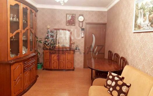 2 Rooms Old Apartment for Sale in Baku