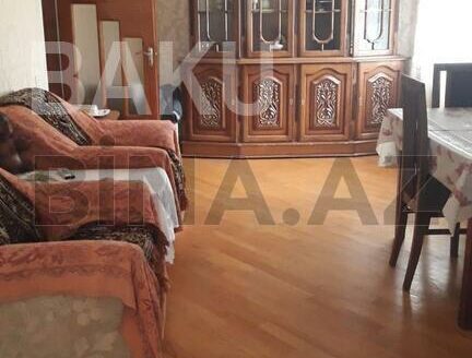 2 Rooms Old Apartment for Sale in Baku