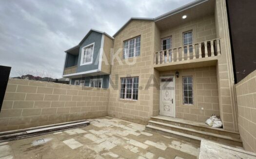 4 Room House / Villa for Sale in Baku