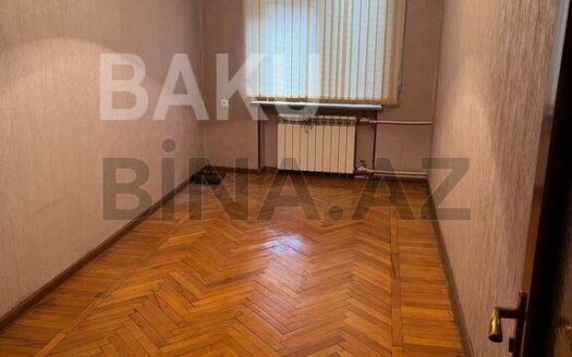 2 Rooms Old Apartment for Sale in Baku