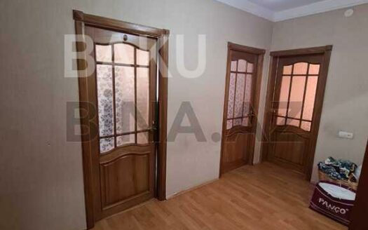 2 Rooms Old Apartment for Sale in Baku