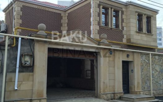 5 Room House / Villa for Sale in Baku